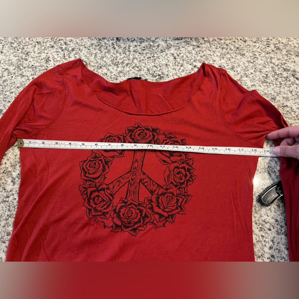 Y2K 100% Cotton Lucky Brand Red Long Sleeve Tee with PeaceSign & Roses Graphic - Picture 6 of 8